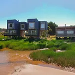cabañas olas del Faro